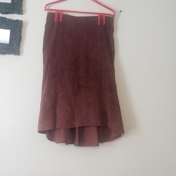 Danier Suede Leather Skirt - Picture 7 of 13
